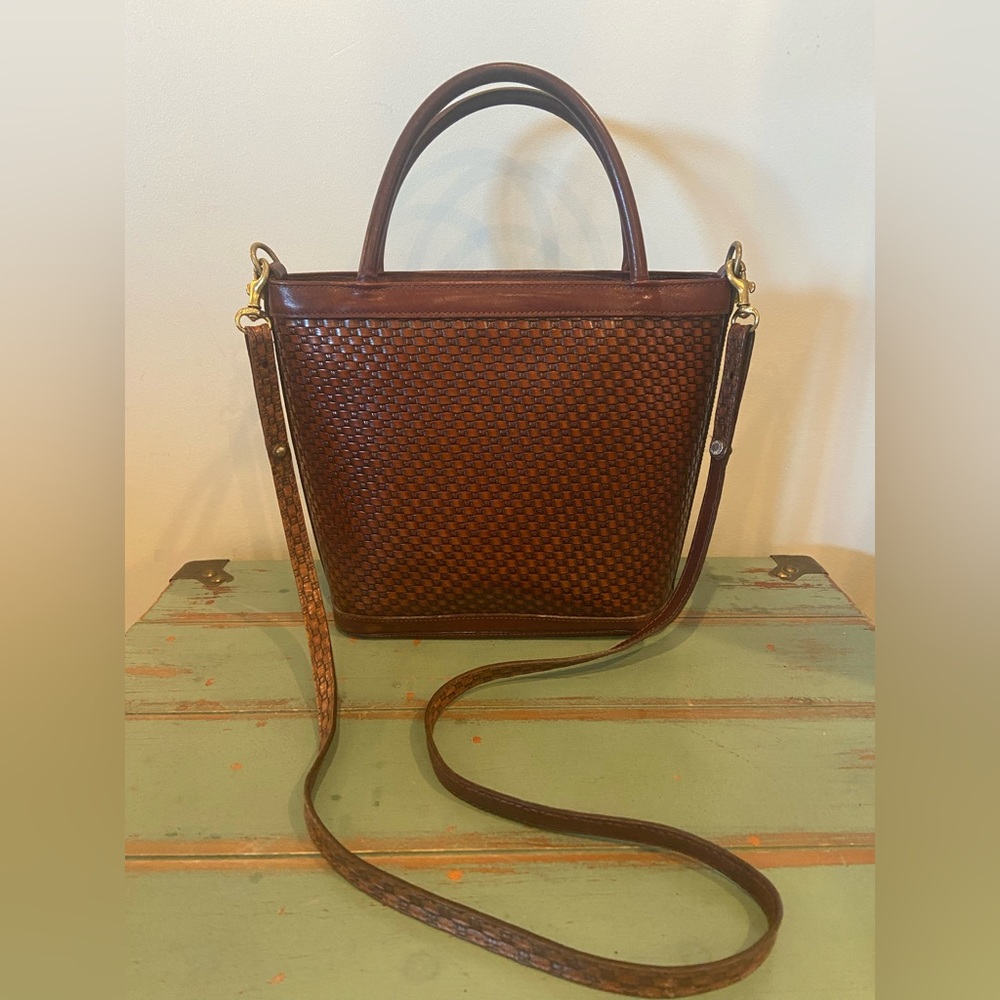 Beautiful Brahmin Leather Purse/Handbag w/Shoulder Strap (EUC)